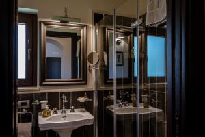 Foto dalla galleria di Donna Carolina Luxury rooms a Cefalù