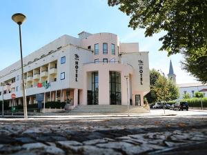 O edifício em que o hotel se localiza