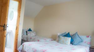 Giường trong phòng chung tại no 4 Cnoc Na Si Dublin Road