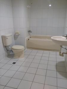 A bathroom at Centre Hotel