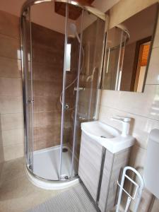 Ένα μπάνιο στο Apartmani Koin +72 φωτογραφίες