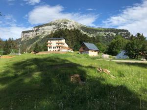 Zgradba, v kateri se nahaja apartma