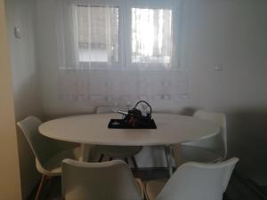 Istumisnurk majutusasutuses Fenix apartman Vinci