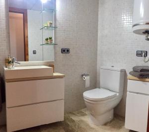 Kúpeľňa v ubytovaní PRECIÓS APARTAMENT A PRIMERA LÍNIA DE MAR