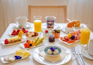 Makanan di atau berdekatan hotel