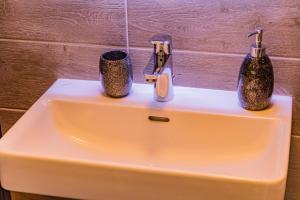 Fotografia z galérie ubytovania Jacuzzi - Flexible SelfCheckIns 20 - Zagreb - Luxury - Garage - Smart - Brand New - Apartments Repinc v Záhrebe