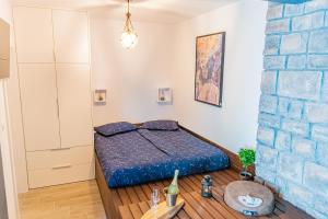 Posteľ alebo postele v izbe v ubytovaní Jacuzzi - Flexible SelfCheckIns 20 - Zagreb - Luxury - Garage - Smart - Brand New - Apartments Repinc