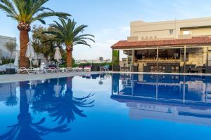 Bazén v ubytování Abella Hotel nebo v jeho okolí