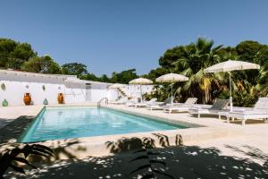 Bazén v ubytování Palombara Masseria & SPA - Adults Only nebo v jeho okolí