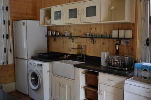A kitchen or kitchenette at Church View Manor