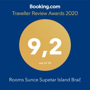 um círculo amarelo com as palavras salas de surfista ao pôr-do-sol em Rooms Sunce Panorama Residence, Supetar Island Brac Traveler's Choice em Supetar