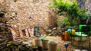 A garden outside Hotel Rural Las Campares