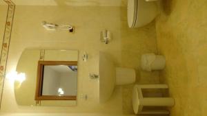 Et badeværelse på Hotel La Rosa