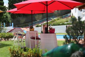 A garden outside Hôtel Mandy