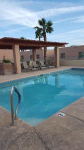 Bazén v ubytování GetAways at Havasu Dunes Resort nebo v jeho okolí
