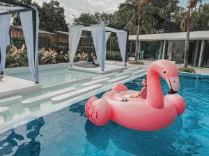 Bazén v ubytování The Peem Hotel nebo v jeho okolí