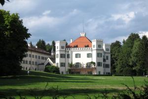 Foto dalla galleria di Hotel Villa Sisi a Pöcking