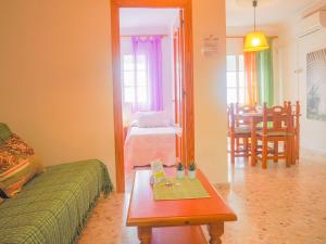 Posteľ alebo postele v izbe v ubytovaní ConilPlus apartments AZORIN II