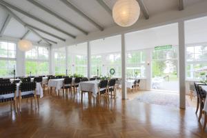 Restoran või mõni muu söögikoht majutusasutuses Hälleviks Havsbad