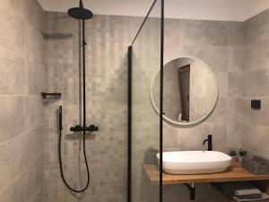 Foto dalla galleria di Apartments & Room Piutti a Bale (Valle)