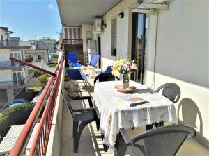 A balcony or terrace at La Bomboniera