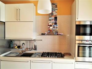 A kitchen or kitchenette at La Bomboniera