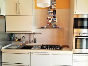 A kitchen or kitchenette at La Bomboniera