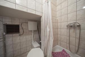 Koupelna v ubytování Apartmani Križanović