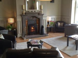 A seating area at Crescent Garden House 