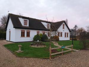 Κήπος έξω από το Langdale Lodge at Langdale Lakes, LINCOLN LN3 5BB
