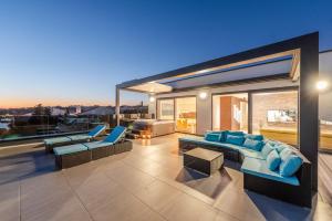 Gallery image of Mediteran luxury penthouse with jacuzzi in Mandre +37 photos