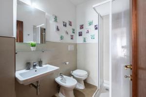 Vannituba majutusasutuses Momo Central Rome 3 +25 fotot