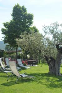 Taman di luar Agriturismo Sol De Montalto