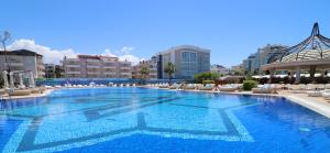 The swimming pool at or close to Porta Kavalja