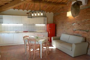 A kitchen or kitchenette at Agriturismo Villa Adimari