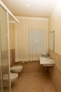A bathroom at Agriturismo Villa Adimari