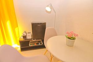 TV a/nebo společenská místnost v ubytování Balcony & Room Malaga centro