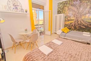 Postel nebo postele na pokoji v ubytování Balcony & Room Malaga centro