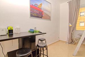 Kuchyň nebo kuchyňský kout v ubytování Balcony & Room Malaga centro