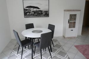 Posezení v ubytování Ferienwohnung Schwarzwaldrand