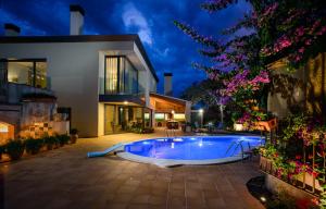 Bazén v ubytovaní Casa Deluxe Alt Empordà Costa Brava - Private swimming pool alebo v jeho blízkosti