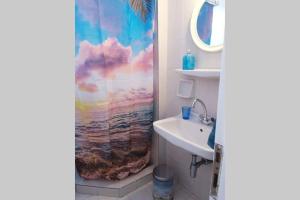 Ένα μπάνιο στο Yacht Front Studio - No 4 +14 φωτογραφίες