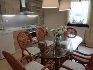 A kitchen or kitchenette at House with View in Amfithea