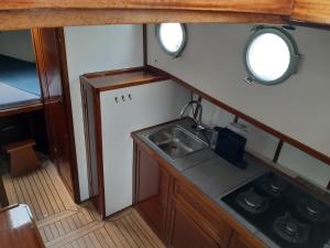 Gallery image of Privé B&B Motorsailer Rataplan in Kamperland +6 photos
