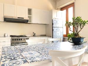 Dapur atau dapur kecil di CLUA Holiday House