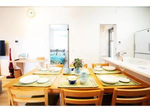 Ruang makan di rumah percutian