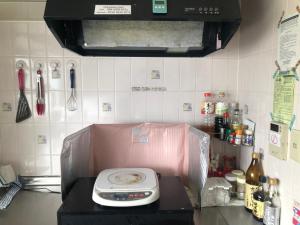 Kuchyň nebo kuchyňský kout v ubytování ゲストハウスTSUU小田原 Guest House Tsuu Odawara #OD1