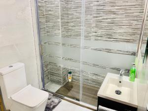 A bathroom at lolf with jacuzzi in malaga