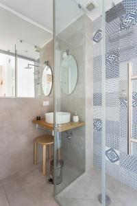 Ett badrum på Canceddi Rooms