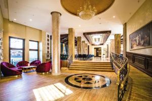 A Hoteli - Grand&Sky Hotel Tornik的休息区